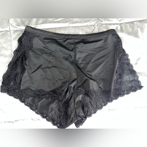 Fashion Nova Black Satin & Lace Trim Bralette & Sleep Shorts PJ Set Small - Picture 4 of 7